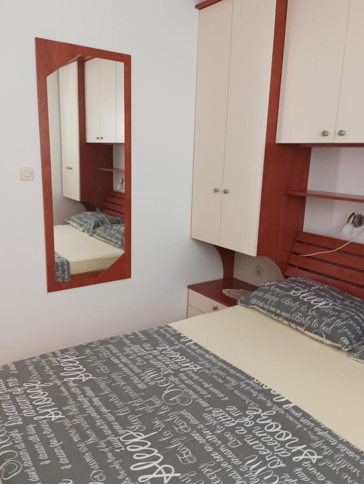Apartmani Ana Vir Exterior foto
